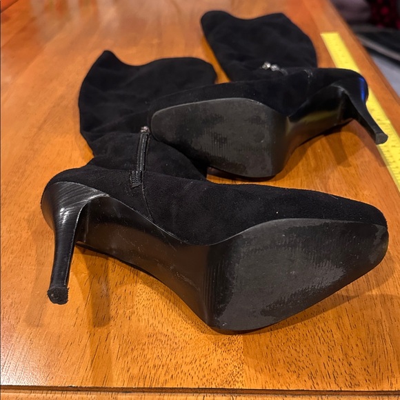 Guess Black Faux Suede, Size 6, Knee-High Women's Boots with Side Zip - Picture 2 of 7